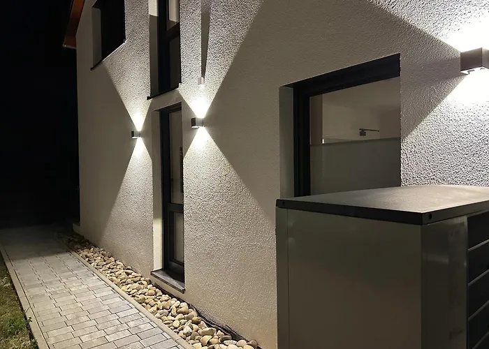 Privates Apartment Mit Bad & Kueche