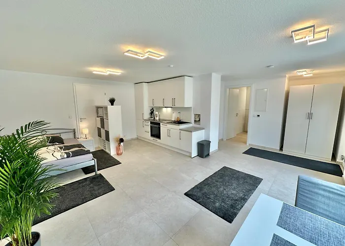 Privates Apartment Mit Bad & Kueche